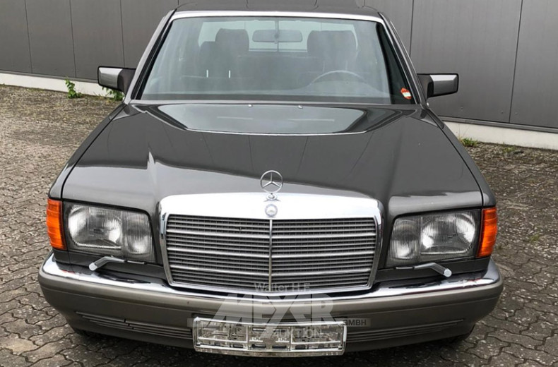 MERCEDES BENZ W126 420SEL, schwarz