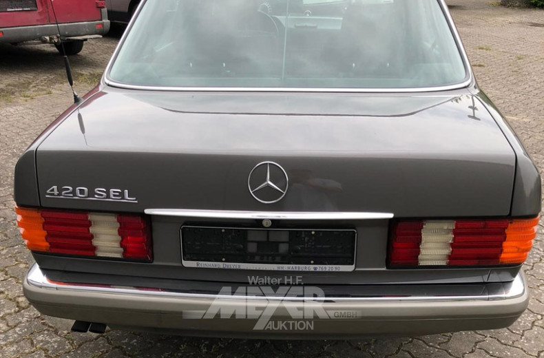 MERCEDES BENZ W126 420SEL, schwarz