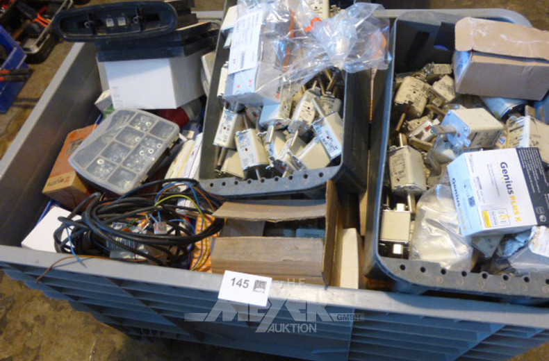 Posten Elektroinstallationszubehör,