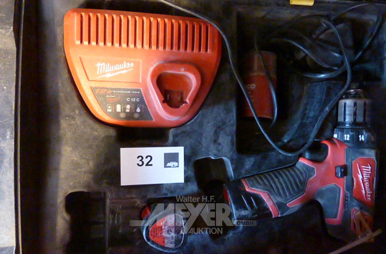 Akku-Bohrschrauber im Koffer