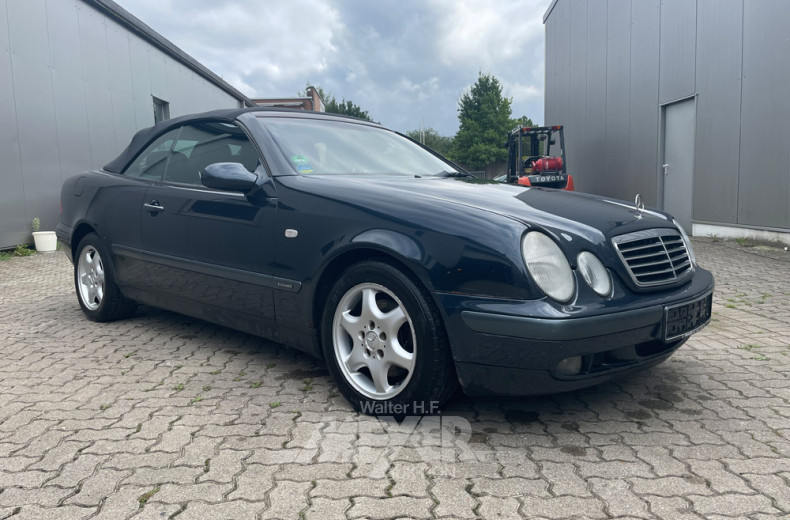 MERCEDES-BENZ CLK320 Cabriolet,