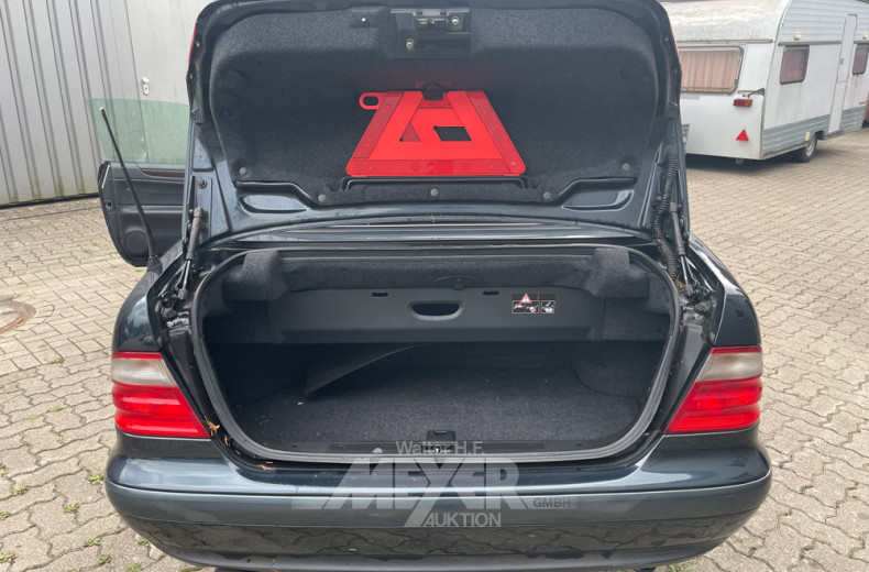 MERCEDES-BENZ CLK320 Cabriolet,