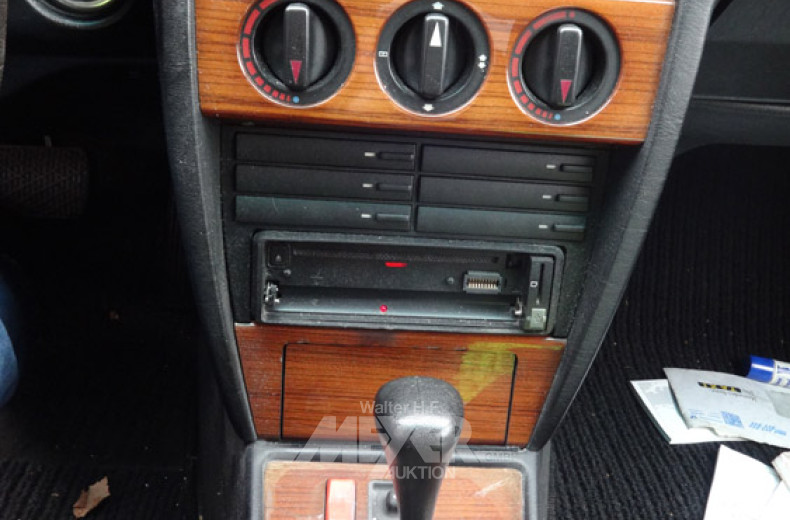 MERCEDES-BENZ W201 190D 2.0, grau