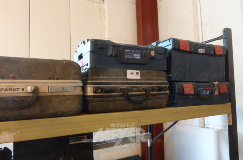 2 Montagekoffer und 3 Maschinenkoffer