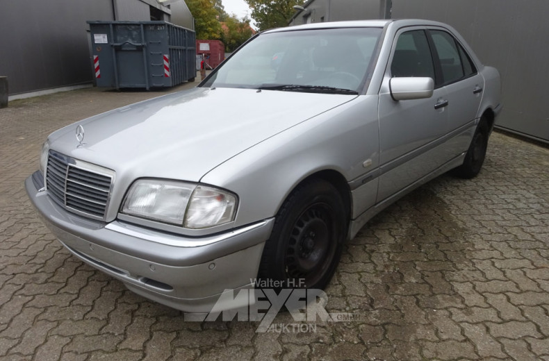 MERCEDES-BENZ C180 Elegance, silber,