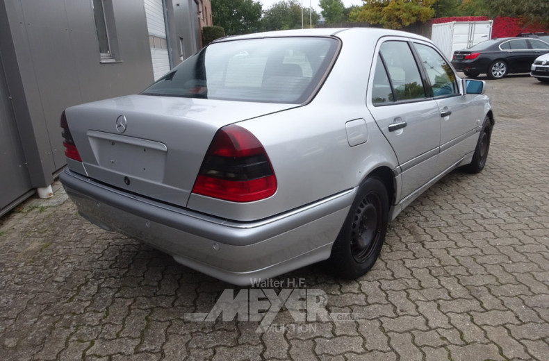 MERCEDES-BENZ C180 Elegance, silber,