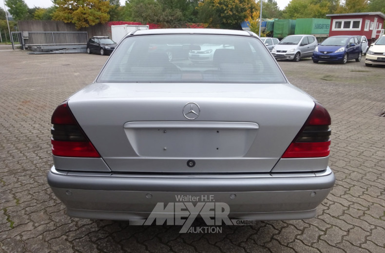 MERCEDES-BENZ C180 Elegance, silber,