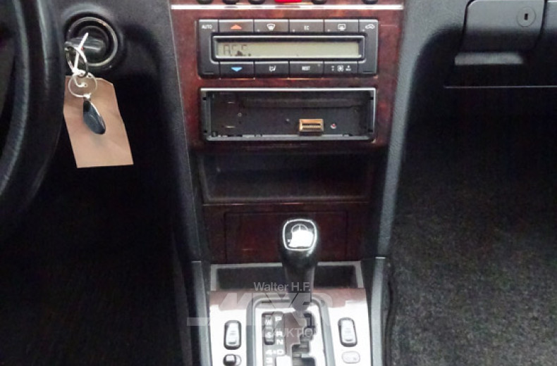 MERCEDES-BENZ C180 Elegance, silber,