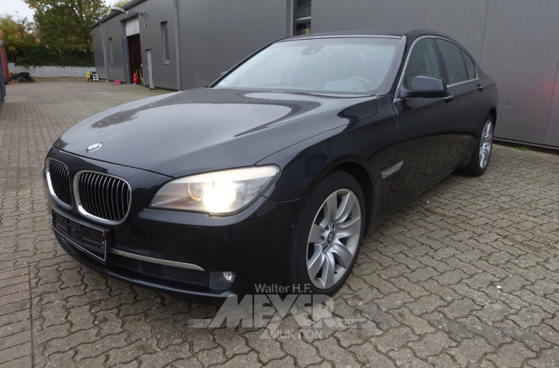 BMW 750iL F01 V8, Black Sapphire
