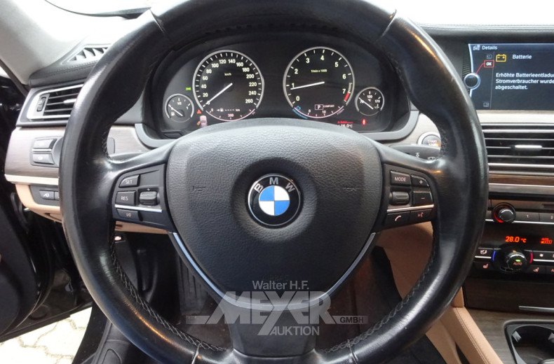 BMW 750iL F01 V8, Black Sapphire