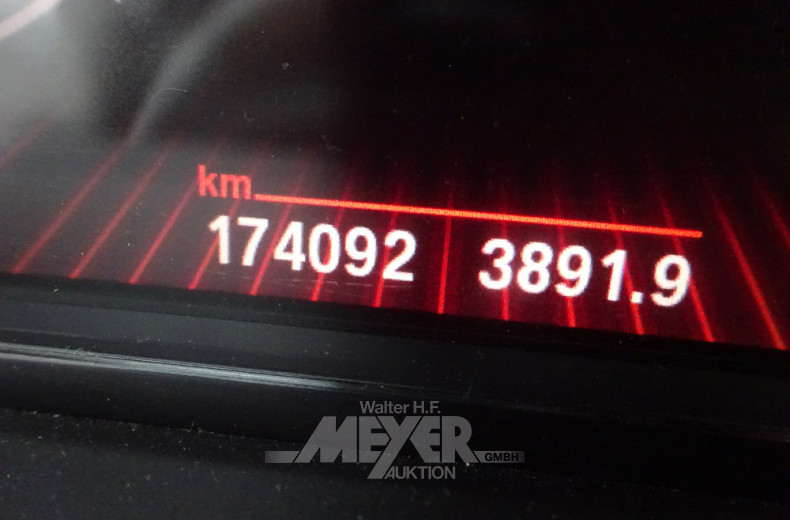 BMW 750iL F01 V8, Black Sapphire