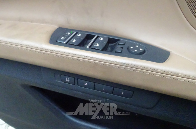 BMW 750iL F01 V8, Black Sapphire