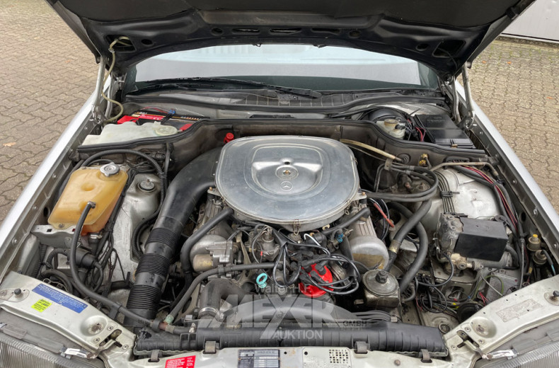 MERCEDES-BENZ W126 380SEL,