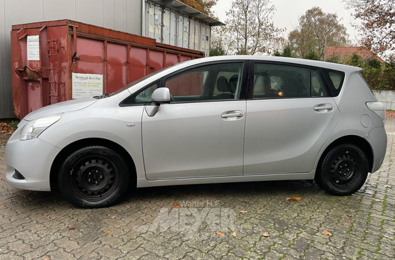 TOYOTA Verso, Platinsilber