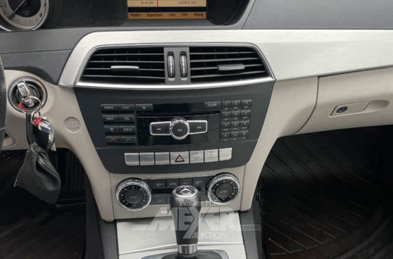 MERCEDES-BENZ C180, grau metallic,
