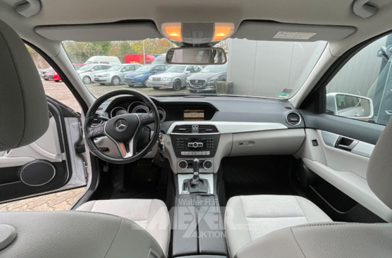 MERCEDES-BENZ C180, grau metallic,