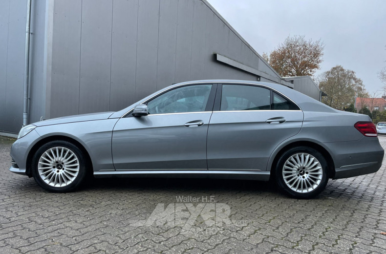 MERCEDES-BENZ E300 Bluetec