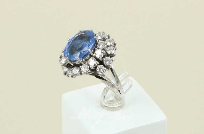 Ring, 750er WG, besetzt mit 1 oval