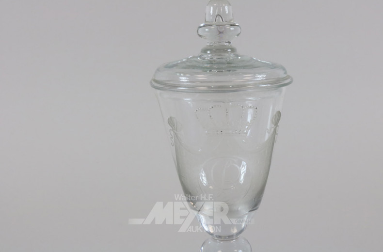 Kristall-Deckelpokal