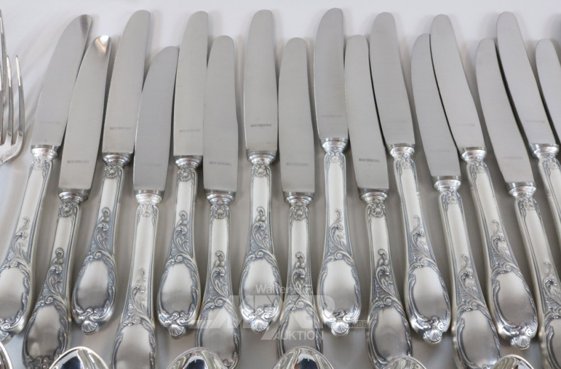 umfangr. Besteck für 12 Personen,