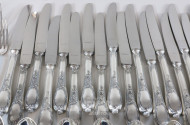 umfangr. Besteck für 12 Personen,