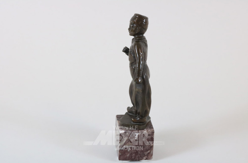 kl. Bronzefigur, ''Knabe in holl. Tracht''