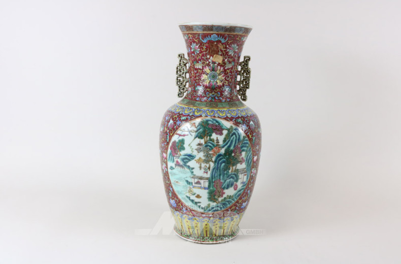 gr. Porzellan-Henkelvase,