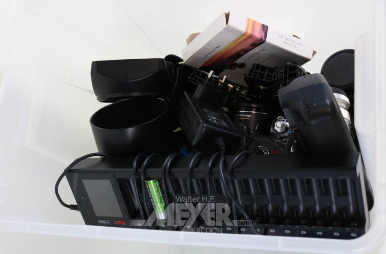 Posten Fotozubehör bestehend aus: