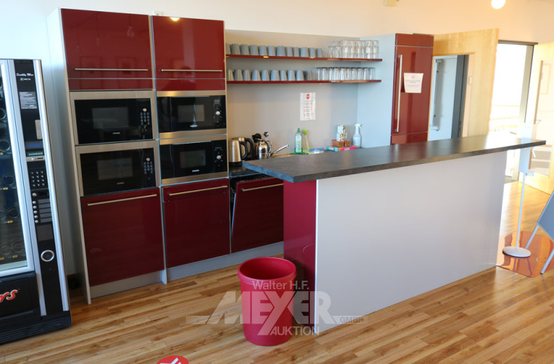 Bistroausstattung bestehend aus: