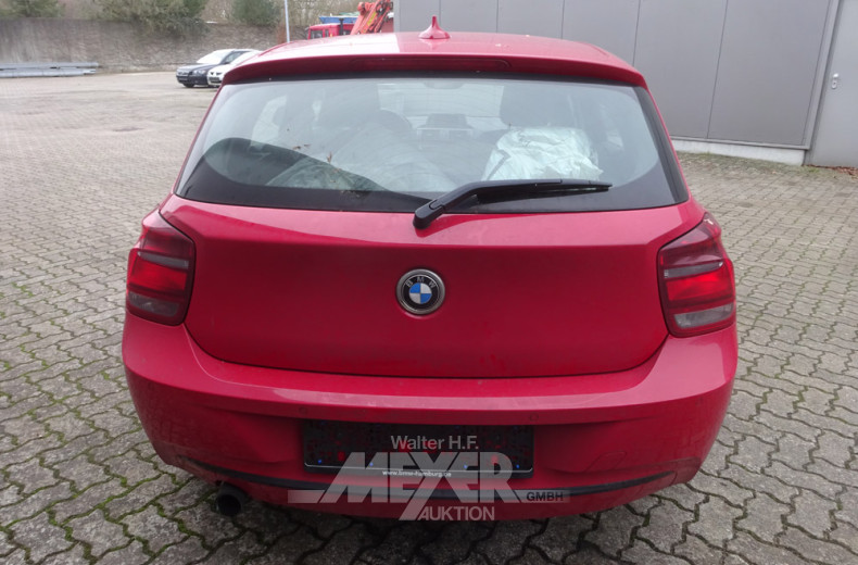 BMW 118i, rot