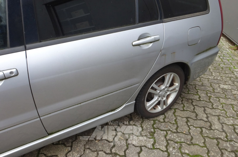 Mitsubishi Lancer, silber