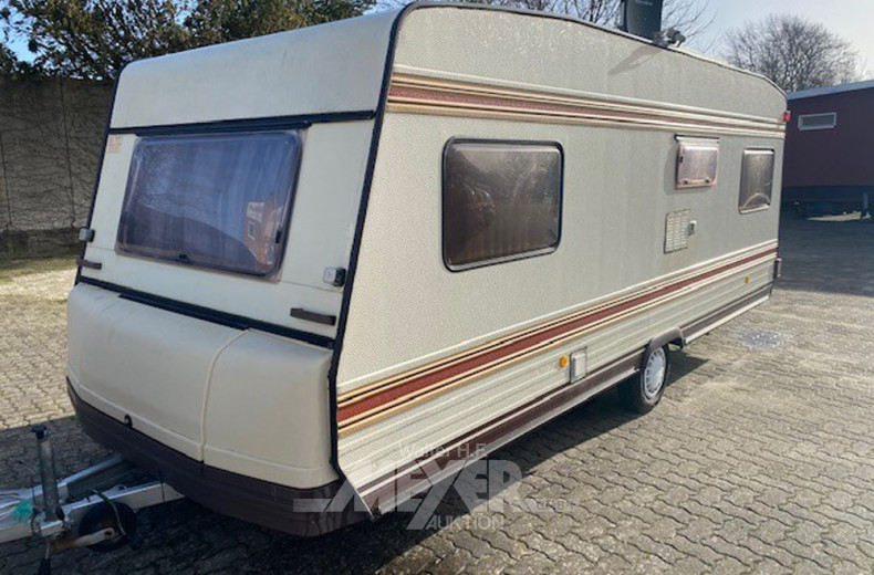 Wohnwagen Bürstner, einachsig, beige