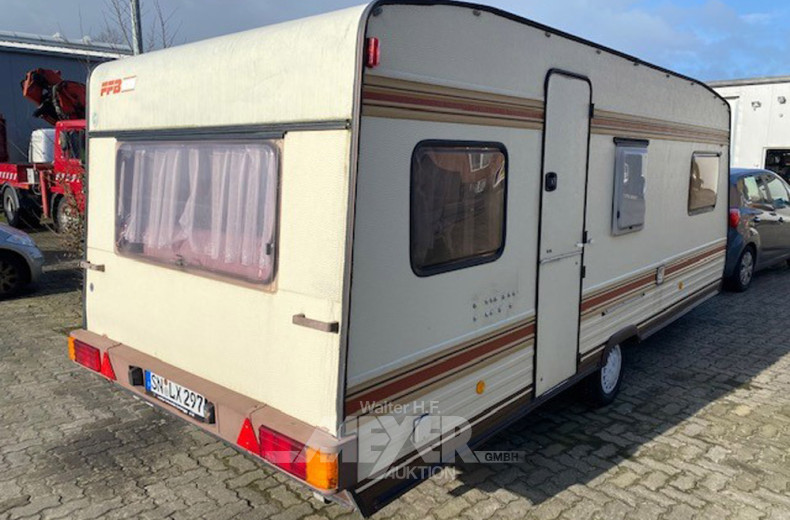 Wohnwagen Bürstner, einachsig, beige