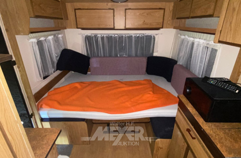 Wohnwagen Bürstner, einachsig, beige