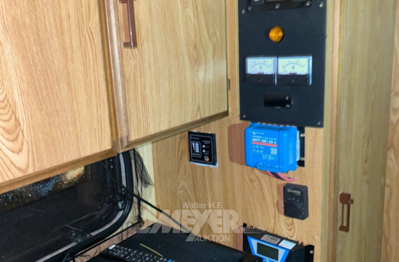 Wohnwagen Bürstner, einachsig, beige