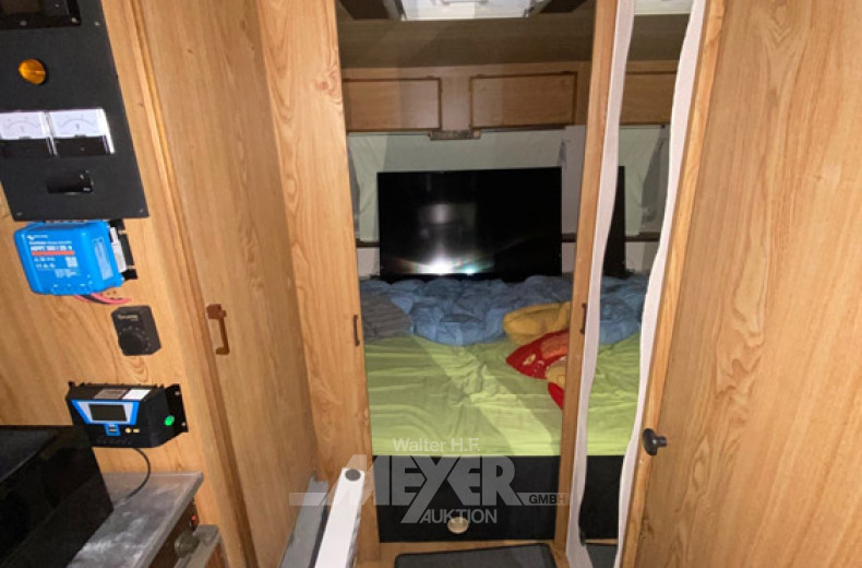 Wohnwagen Bürstner, einachsig, beige