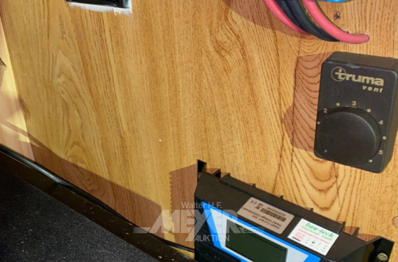 Wohnwagen Bürstner, einachsig, beige