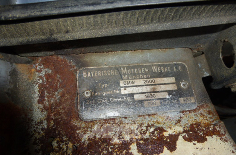 BMW 2500, Oltimer, silber/ blau-metallic