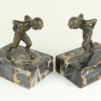 Paar Buchstützen, Bronzefiguren ''Satyr''