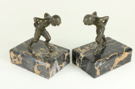 Paar Buchstützen, Bronzefiguren ''Satyr''