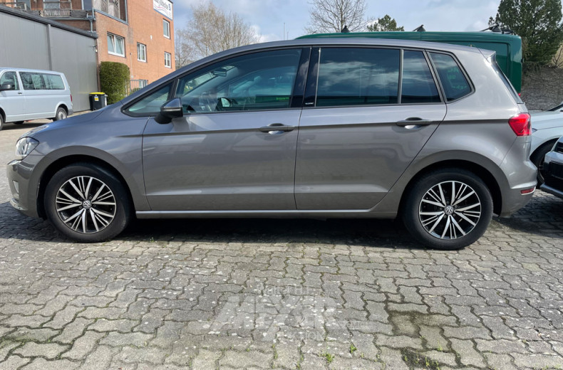 VOLKSWAGEN Golf, grau