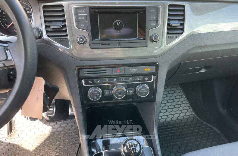 VOLKSWAGEN Golf, grau