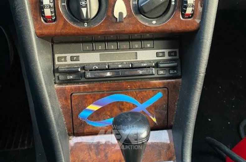 MERCEDES-BENZ 230E W124, grau