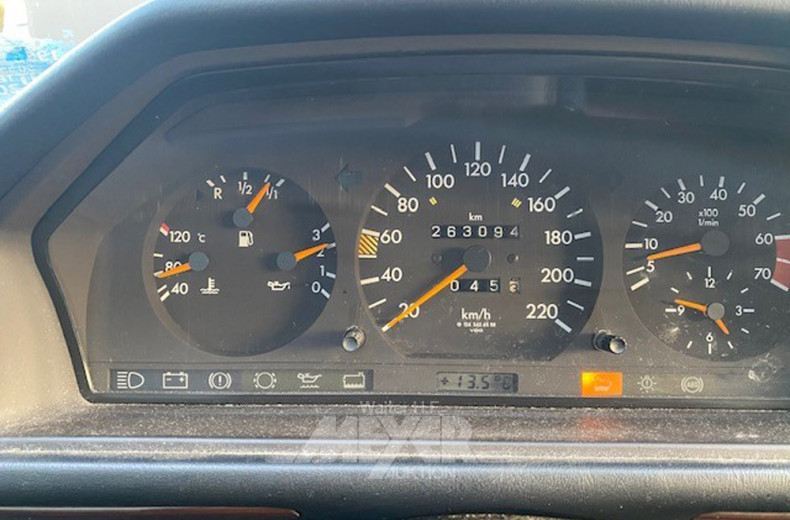 MERCEDES-BENZ 230E W124, grau