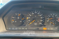 MERCEDES-BENZ 230E W124, grau