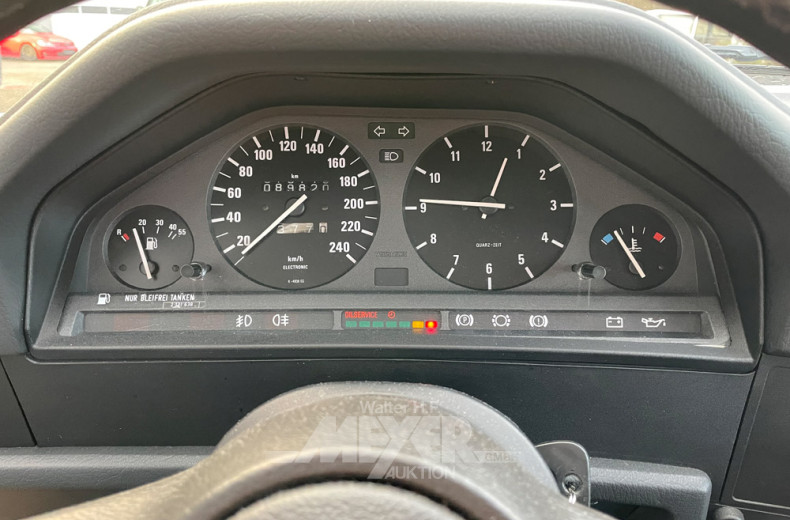 BMW 318 iA E30, Zinnoberrot,