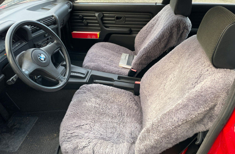 BMW 318 iA E30, Zinnoberrot,