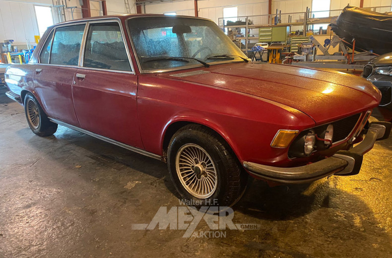Oldtimer BMW 3.0l, rot