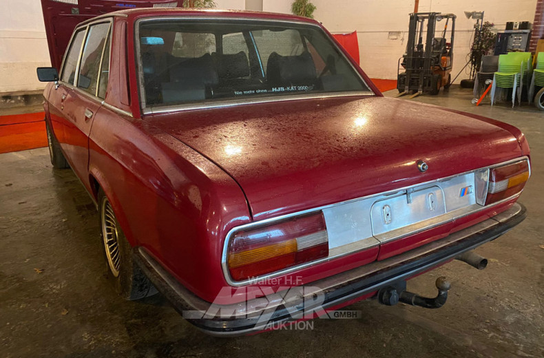 Oldtimer BMW 3.0l, rot