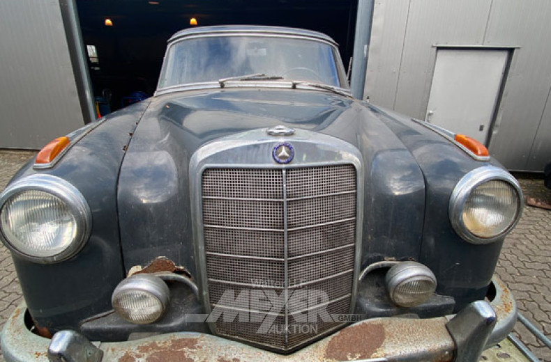 MERCEDES-BENZ W180II 220S Coupe